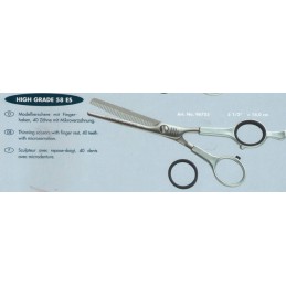 Thinning scissors with finger rest,40 teeth with microserration. Tuckmar - 1